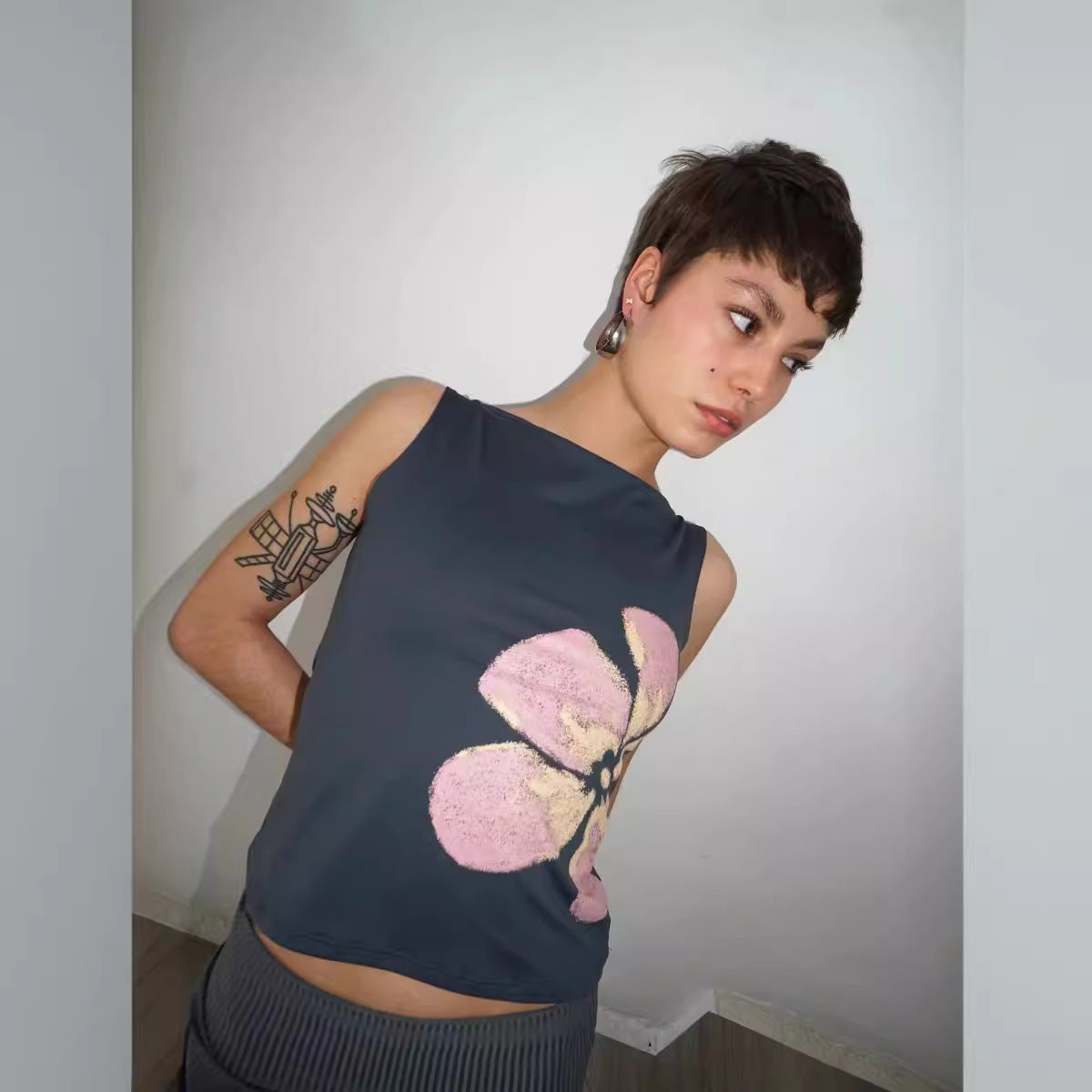 Hot Girl Round Neck Simple Floral Print Sleeveless Vest